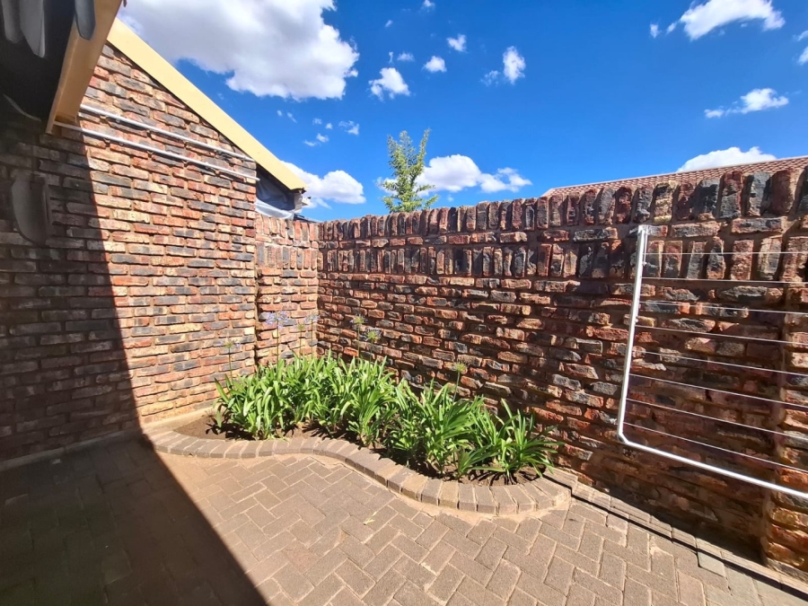 2 Bedroom Property for Sale in Pellissier Free State